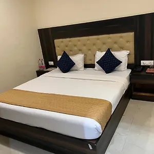 Hotel Ivy Plaza Luxury