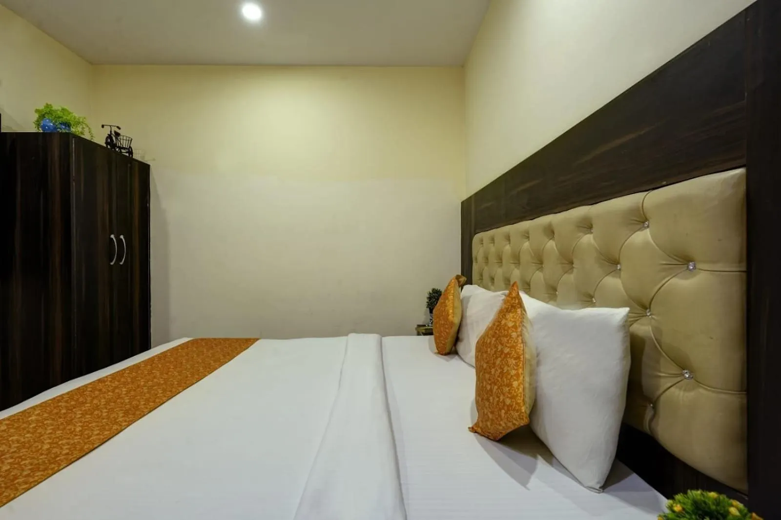 Hotel Premium Near Igi Airport Delhi