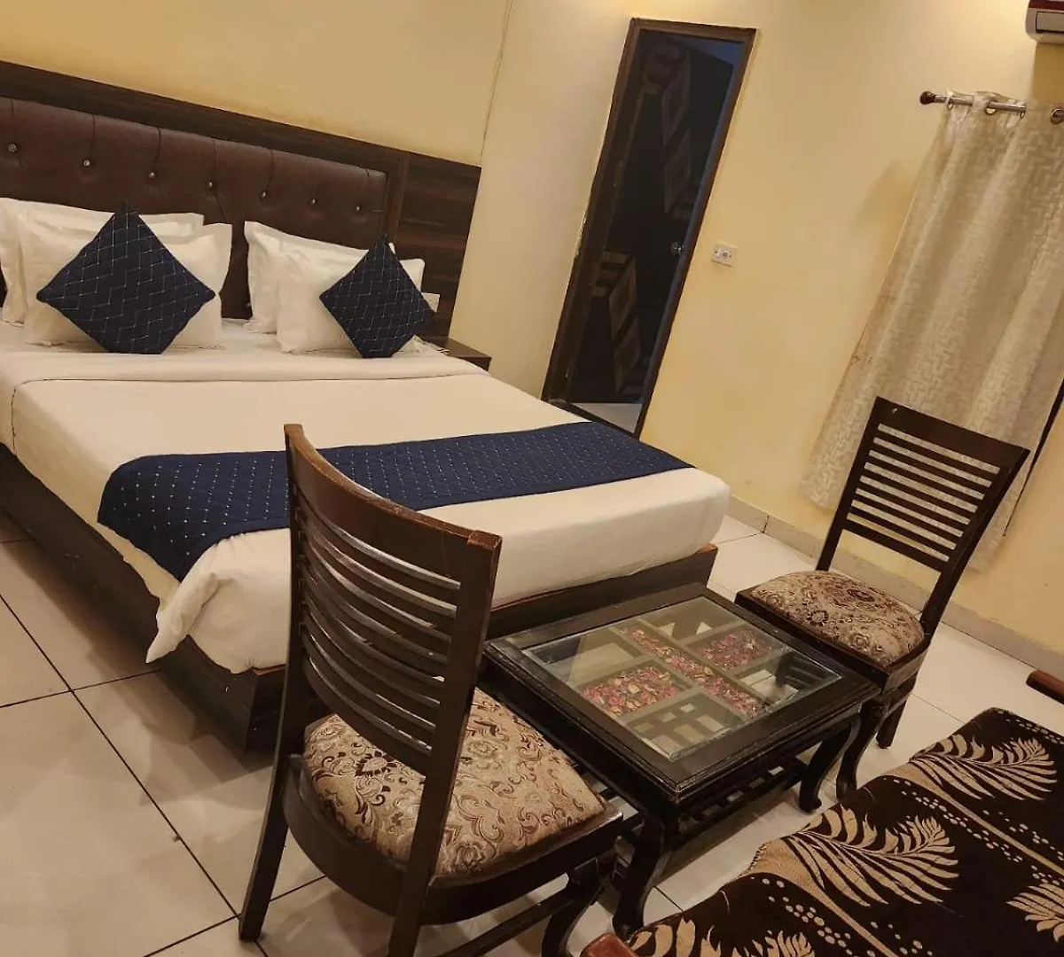 Hotel Premium Near Igi Airport Delhi